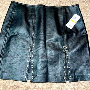 BLANK NYC BLACK LEATHER SKIRT